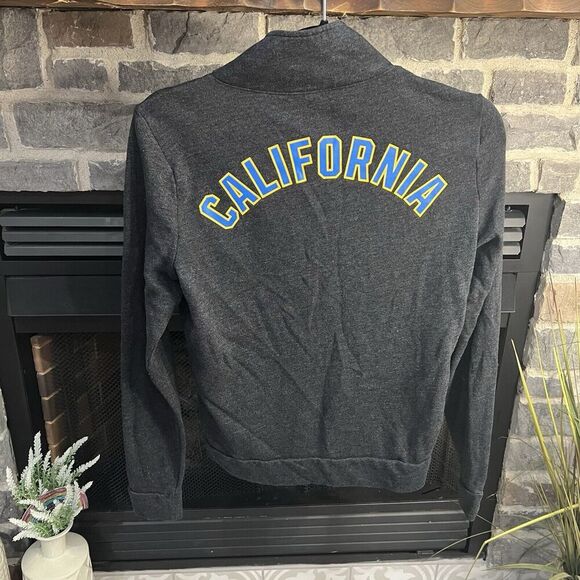 Victoria’s Secret PINK UCLA Quarter Zip Size Extra Small - Picture 4 of 5